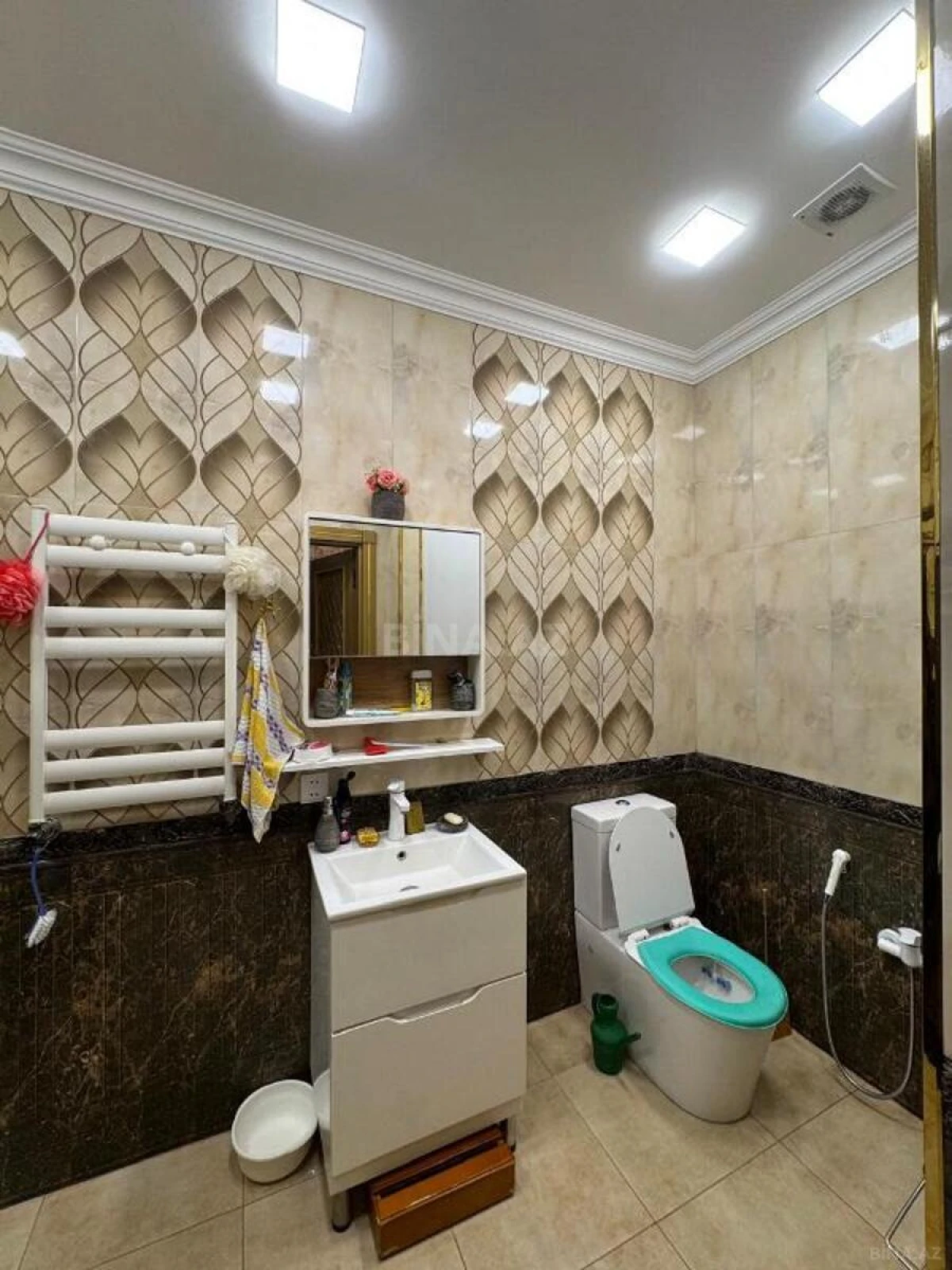 Satılır 3 otaqlı mənzil 125 m²