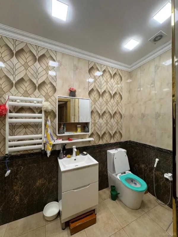 Satılır 3 otaqlı mənzil 125 m²