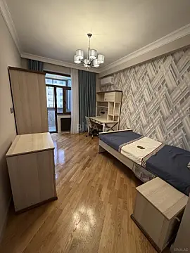 Satılır 3 otaqlı mənzil 105 m²