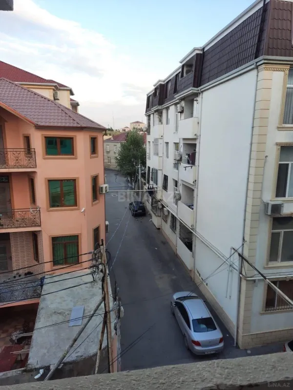 Satılır 3 otaqlı mənzil 107 m²