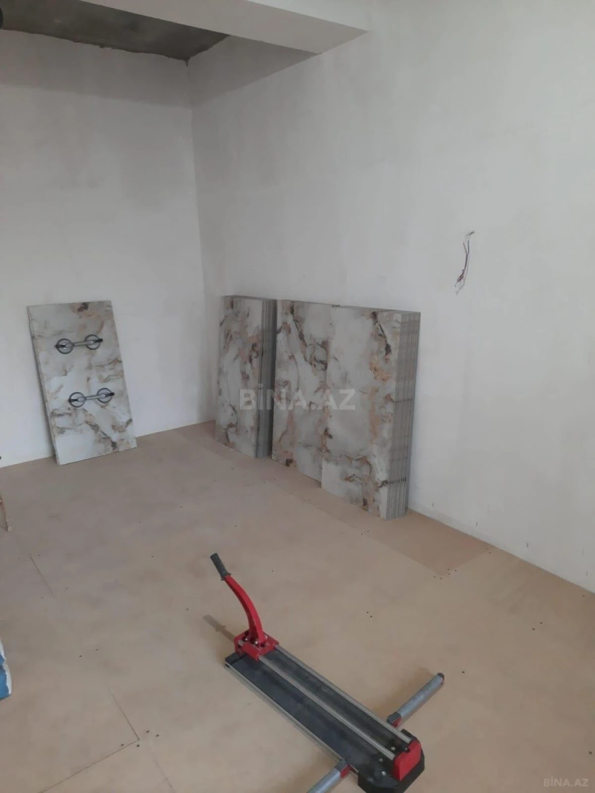 Satılır 3 otaqlı mənzil 107 m²