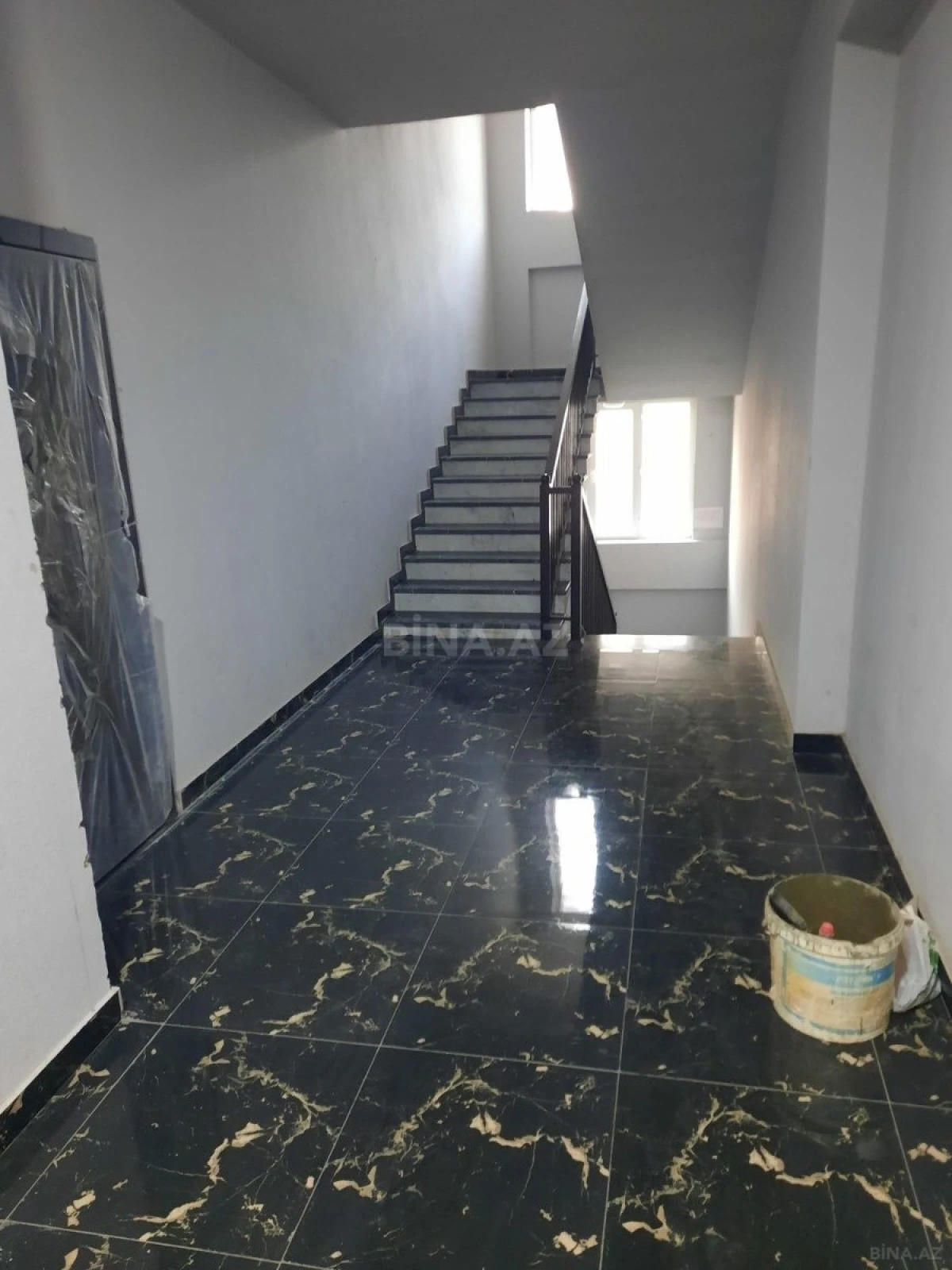 Satılır 3 otaqlı mənzil 107 m²