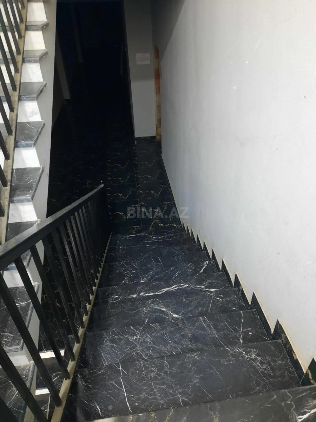 Satılır 3 otaqlı mənzil 107 m²
