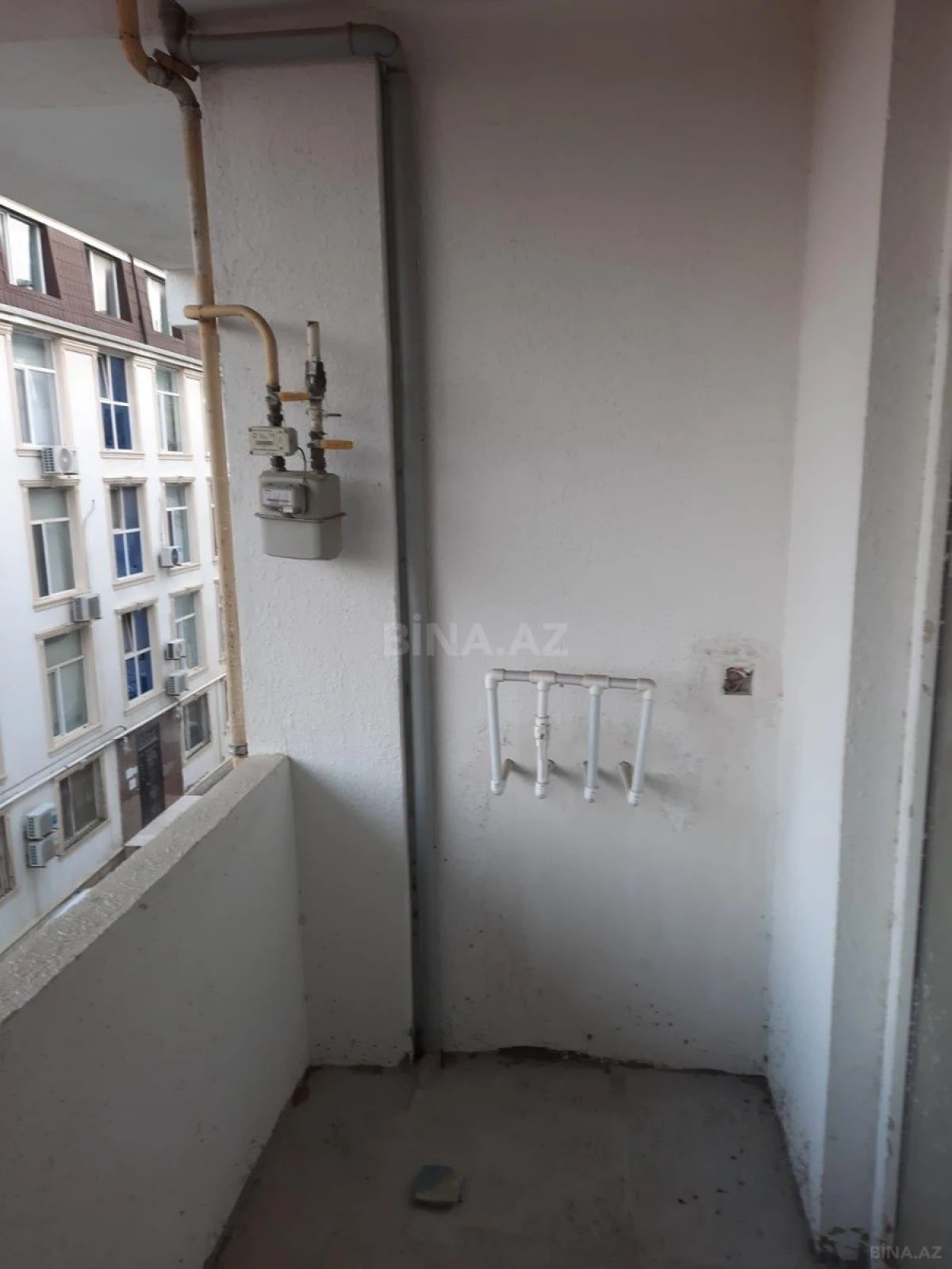 Satılır 3 otaqlı mənzil 107 m²