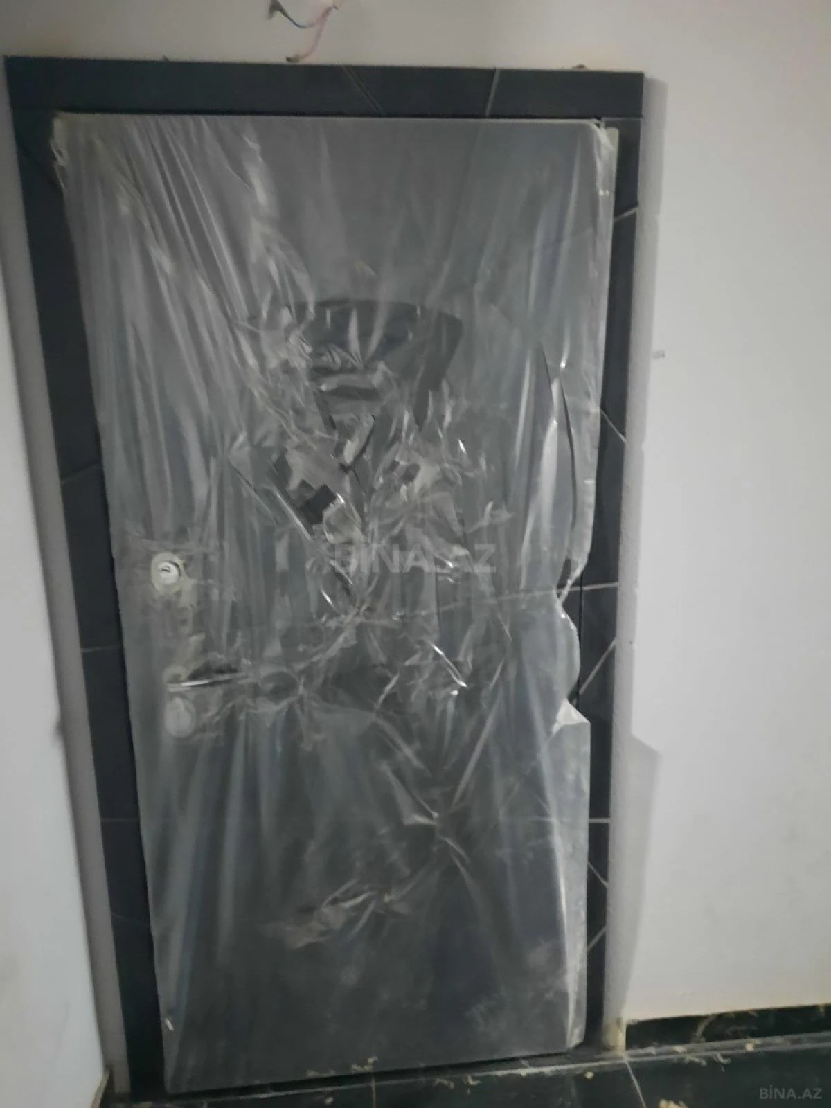 Satılır 3 otaqlı mənzil 107 m²