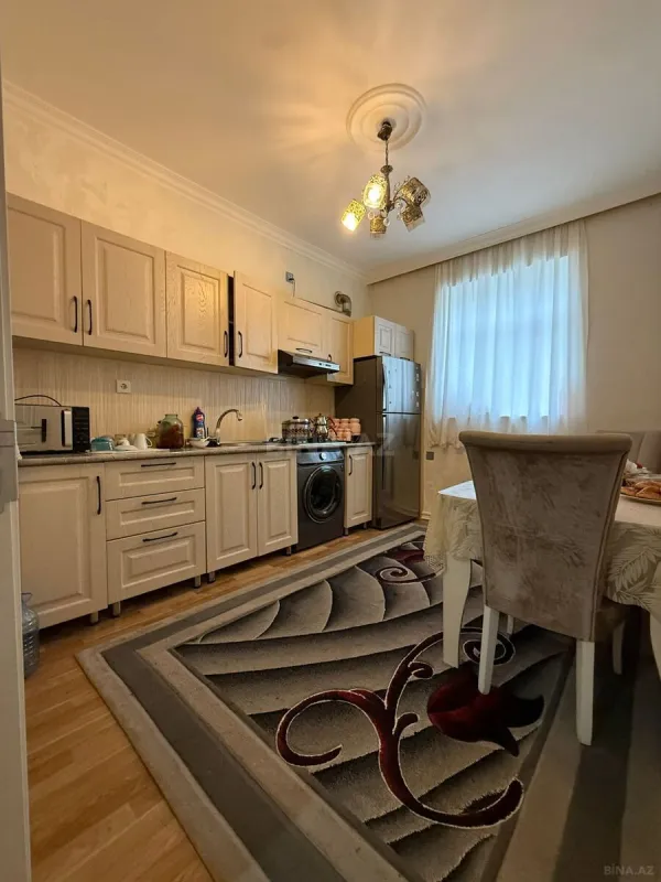 Satılır 5 otaqlı həyət evi 191 m²