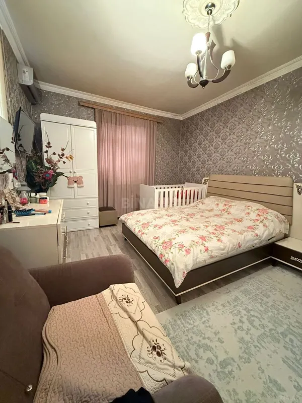 Satılır 5 otaqlı həyət evi 191 m²