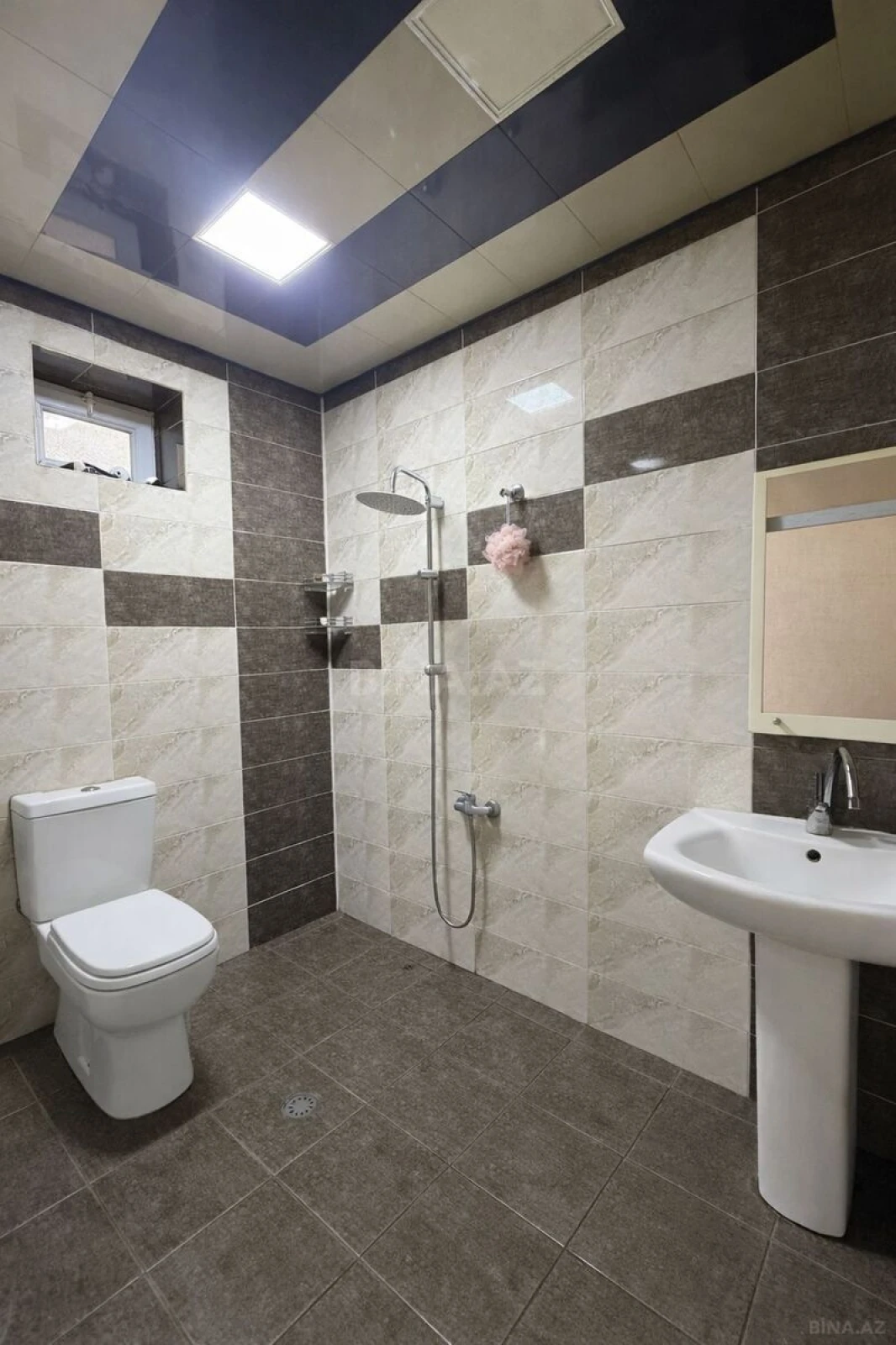 Satılır 5 otaqlı həyət evi 191 m²