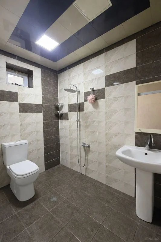 Satılır 5 otaqlı həyət evi 191 m²