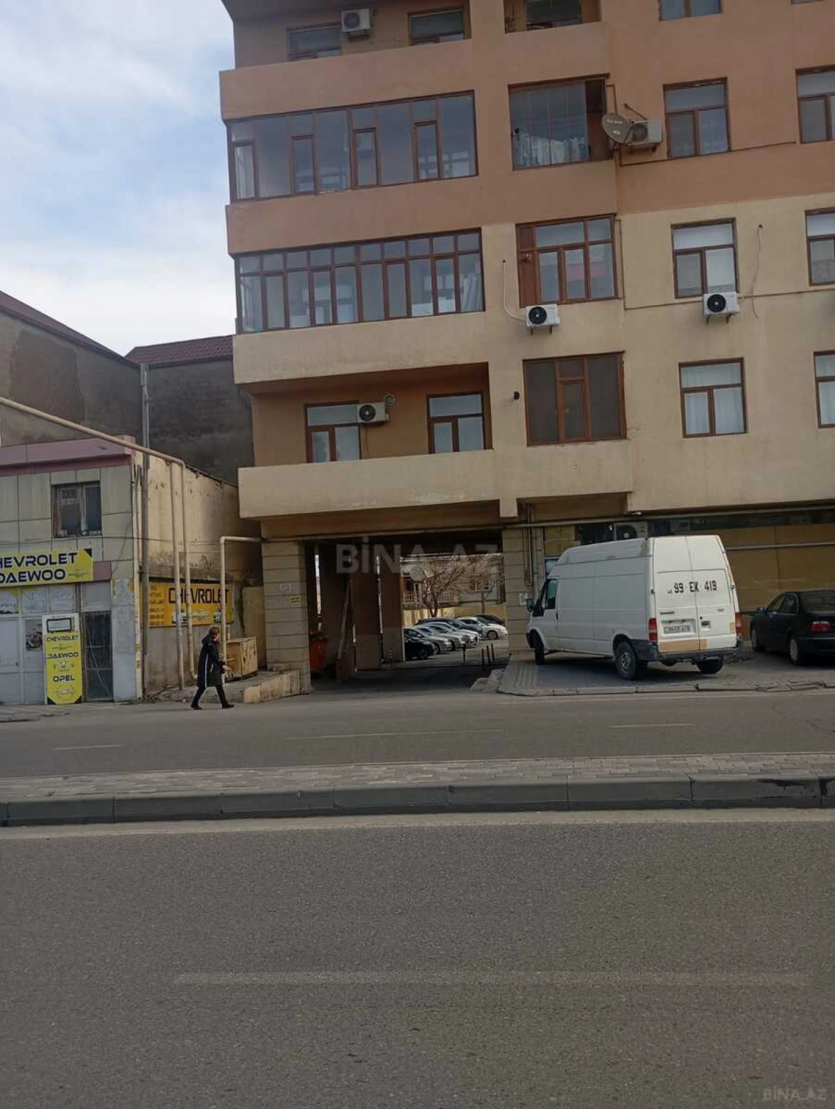 Satılır 3 otaqlı mənzil 105 m²