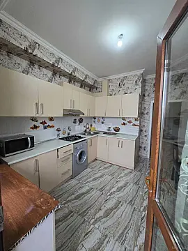 Kirayə verilir 2 otaqlı mənzil 73 m²