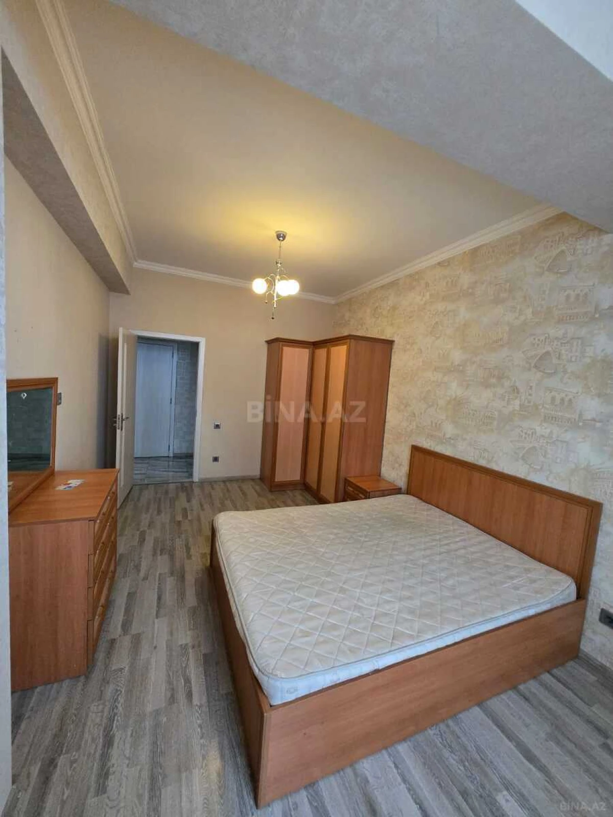 Kirayə verilir 2 otaqlı mənzil 73 m²