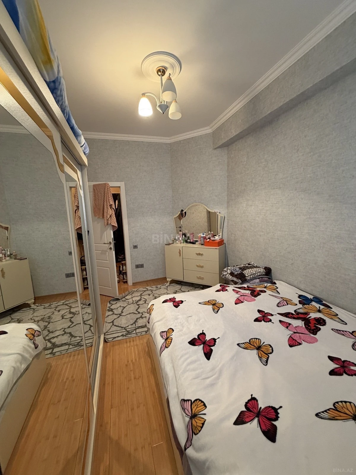 Satılır 2 otaqlı mənzil 65 m²