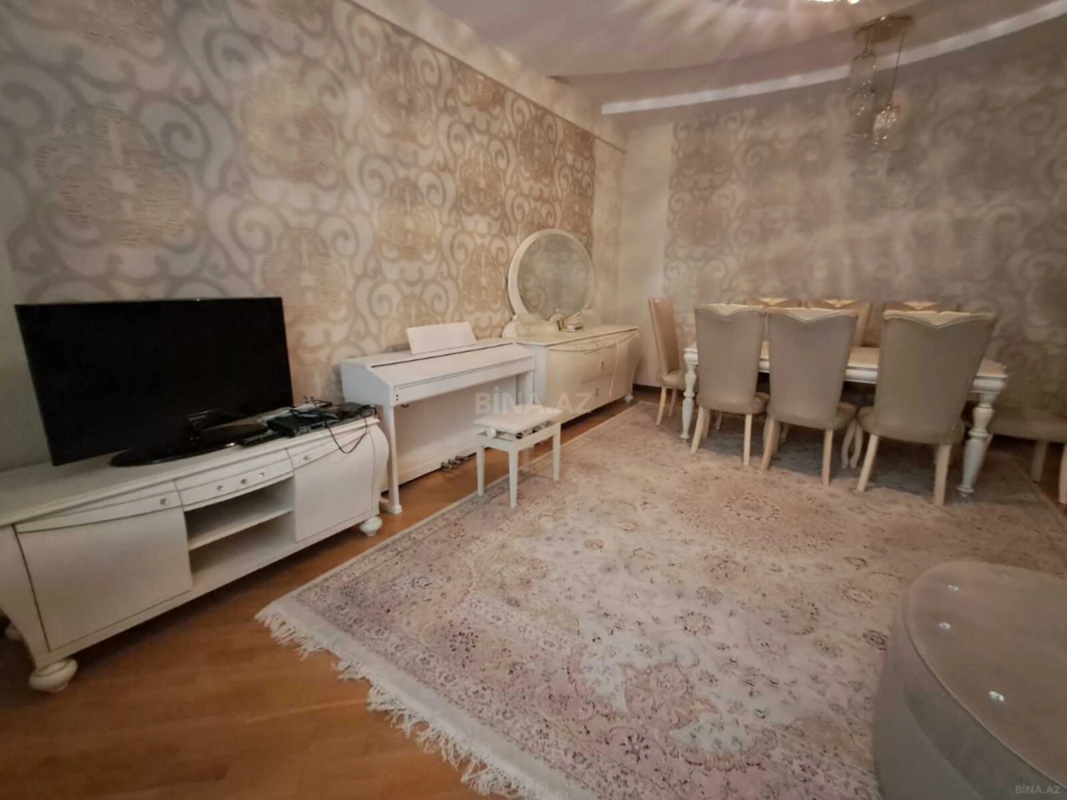 Kirayə verilir 3 otaqlı mənzil 130 m²