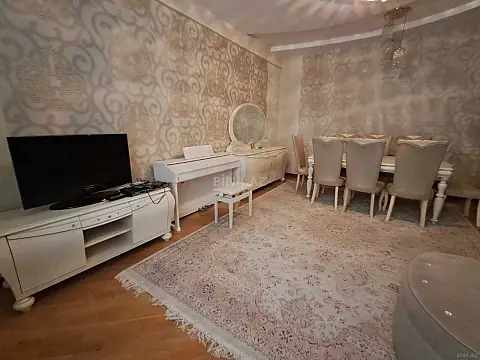 Kirayə verilir 3 otaqlı mənzil 130 m²