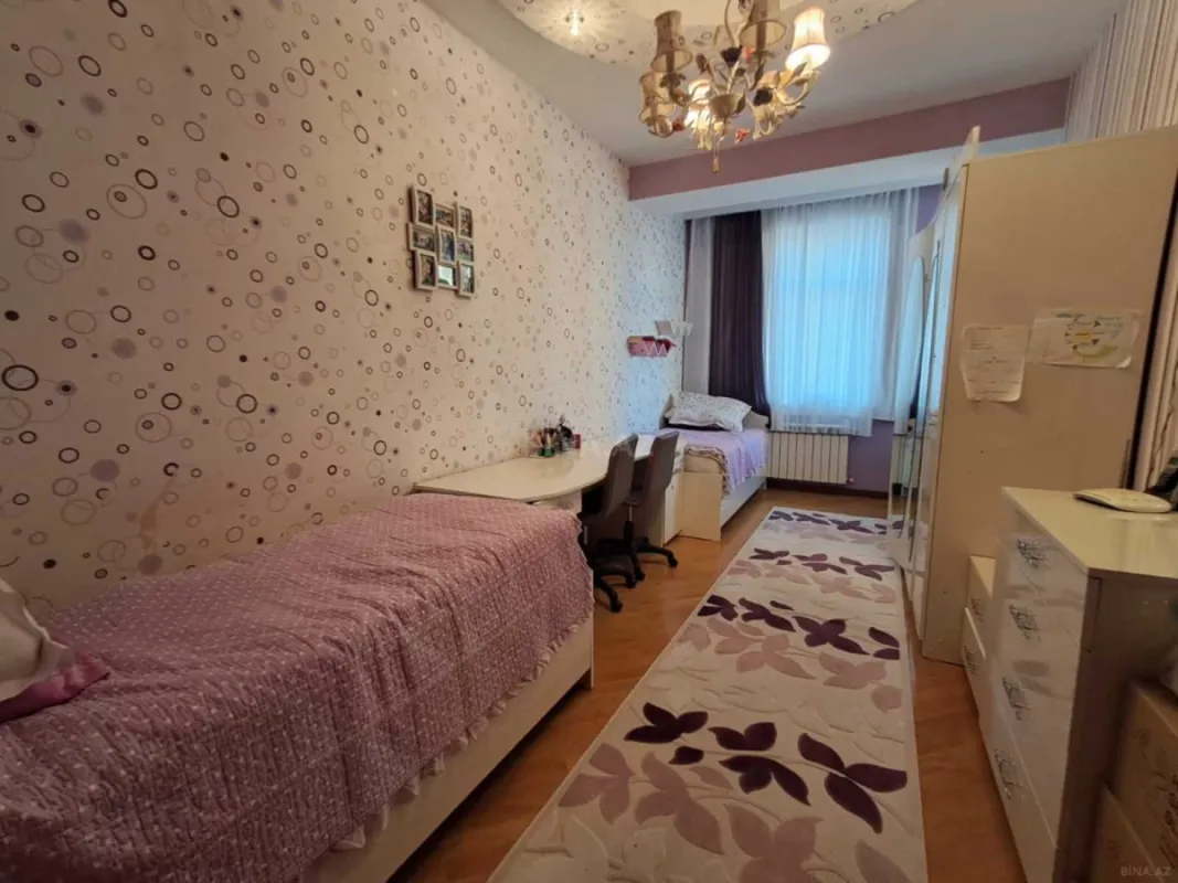 Kirayə verilir 3 otaqlı mənzil 130 m²