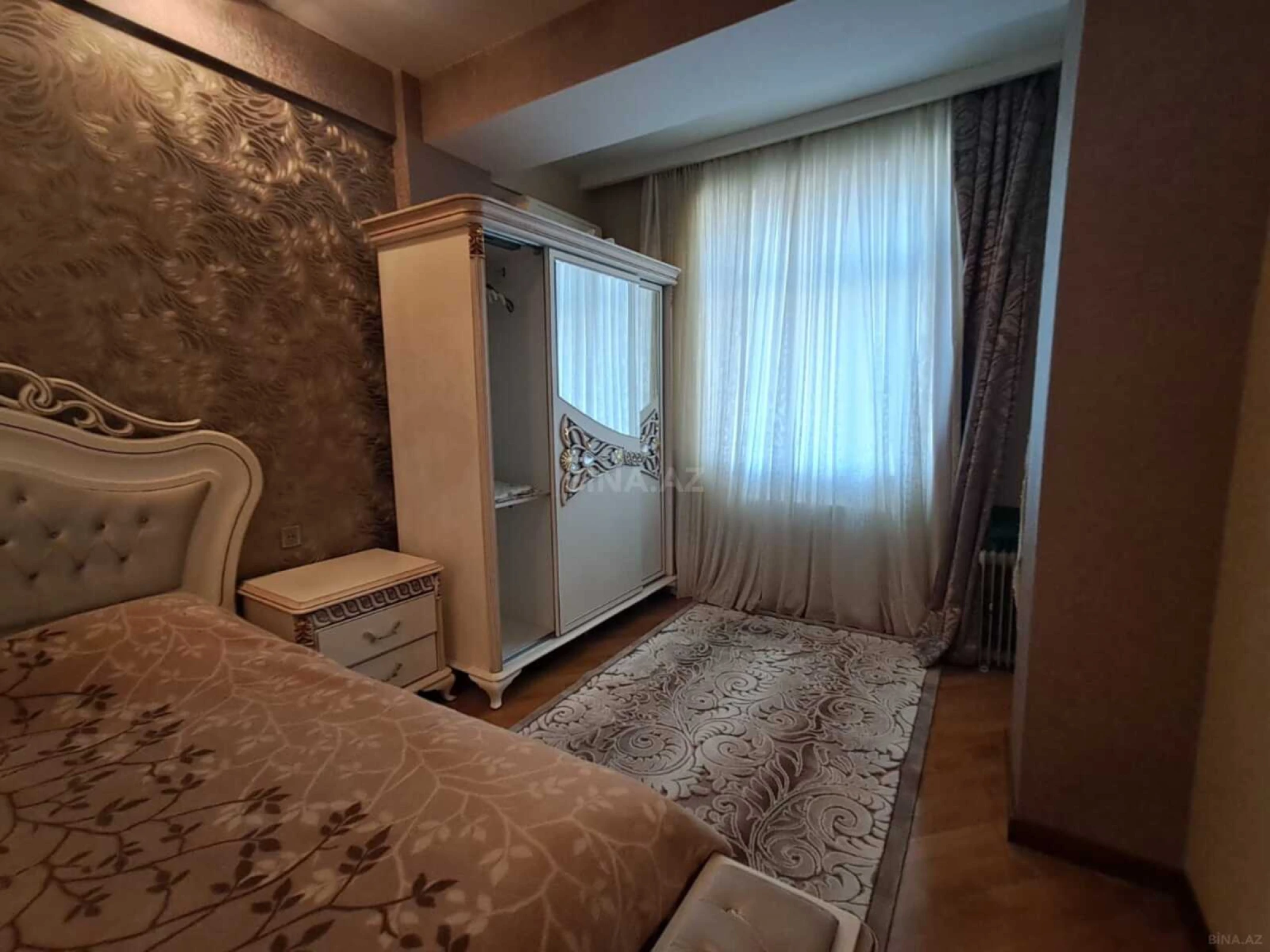 Kirayə verilir 3 otaqlı mənzil 130 m²