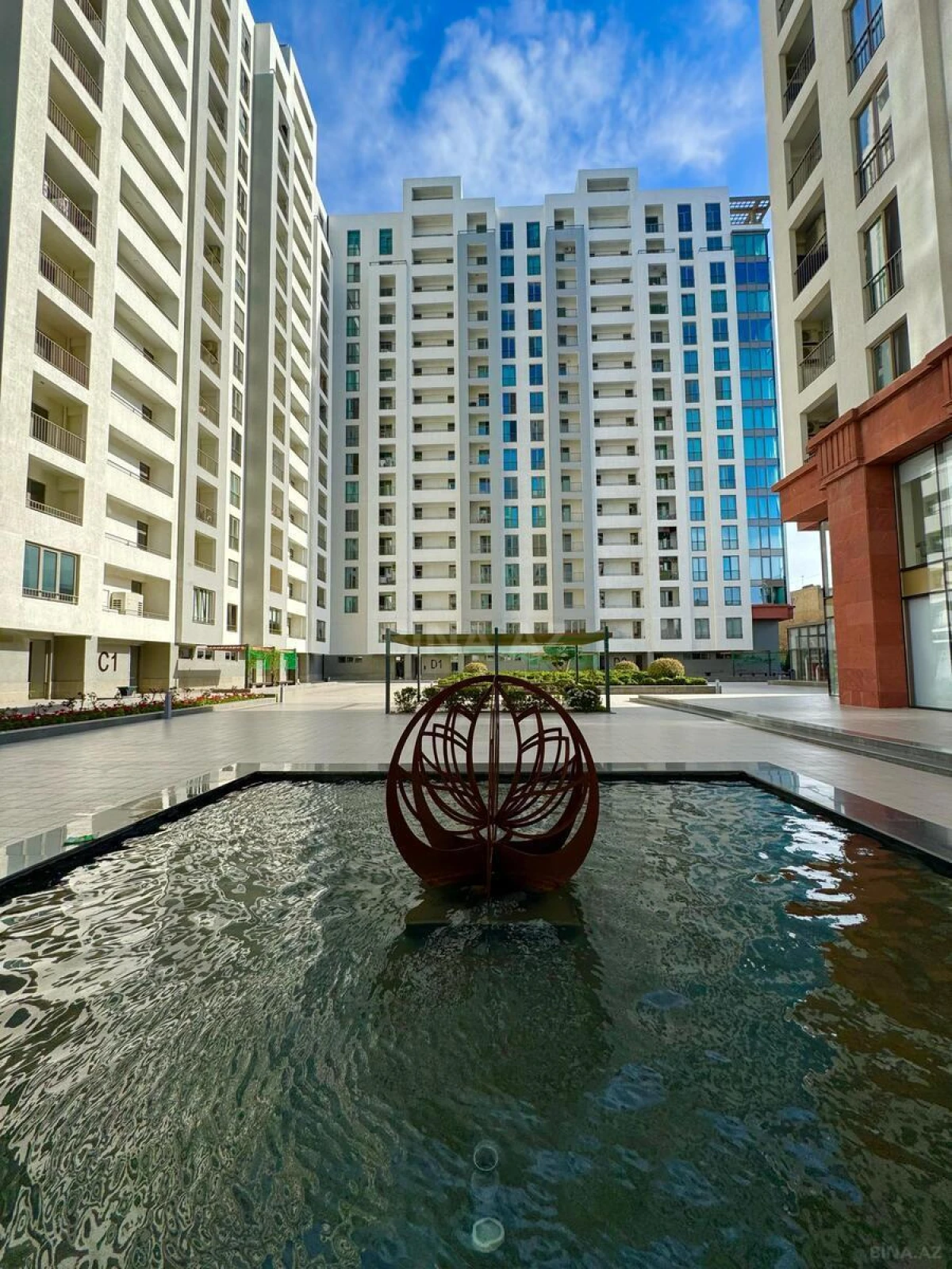 Satılır 3 otaqlı mənzil 160 m²