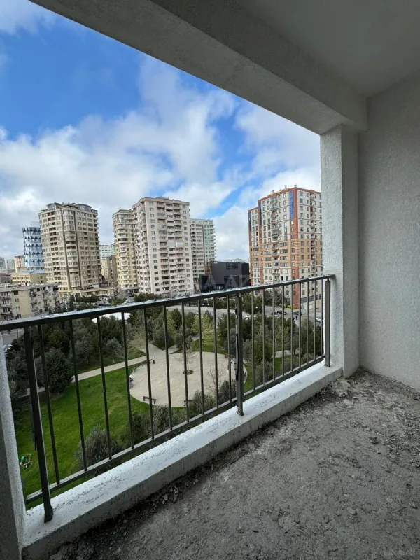 Satılır 3 otaqlı mənzil 160 m²