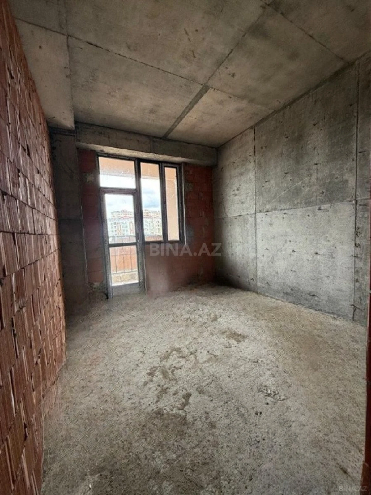Satılır 2 otaqlı mənzil 95 m²