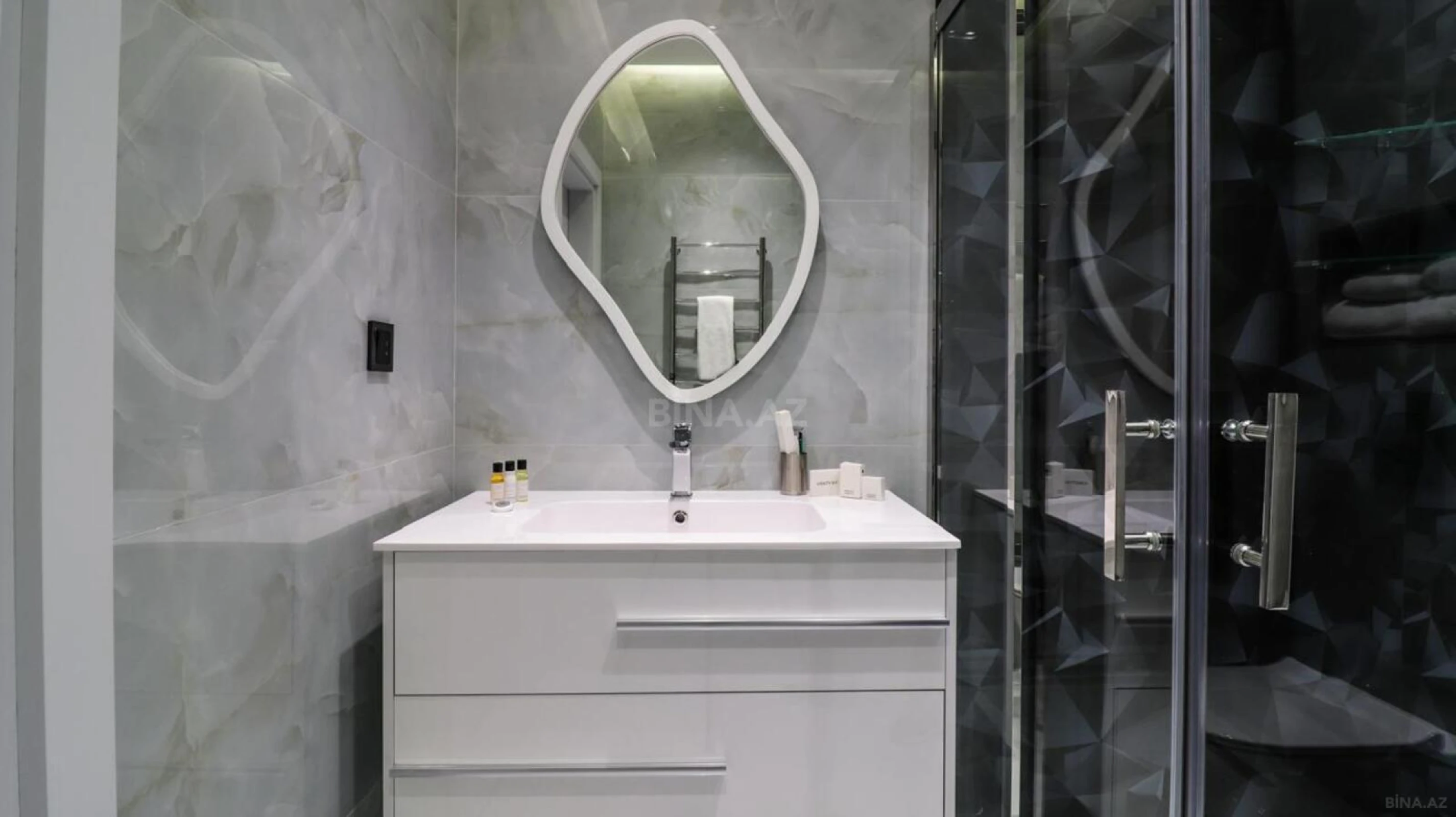 Kirayə verilir 2 otaqlı mənzil 66 m²