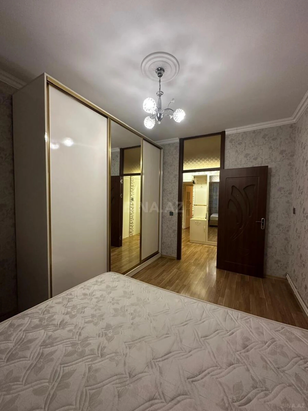 Kirayə verilir 2 otaqlı mənzil 60 m²