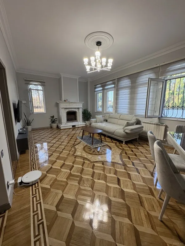 Satılır 6 otaqlı həyət evi 248 m²