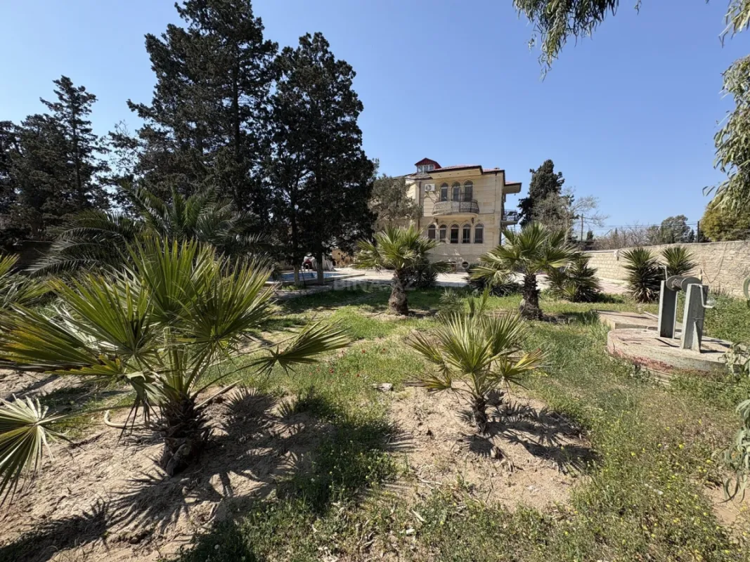 Satılır 6 otaqlı həyət evi 248 m²