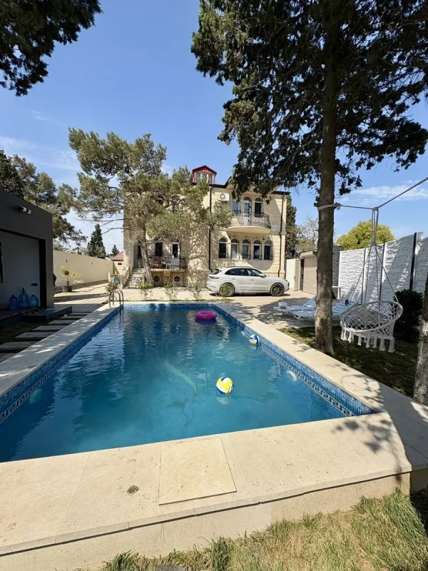 Satılır 6 otaqlı həyət evi 248 m²