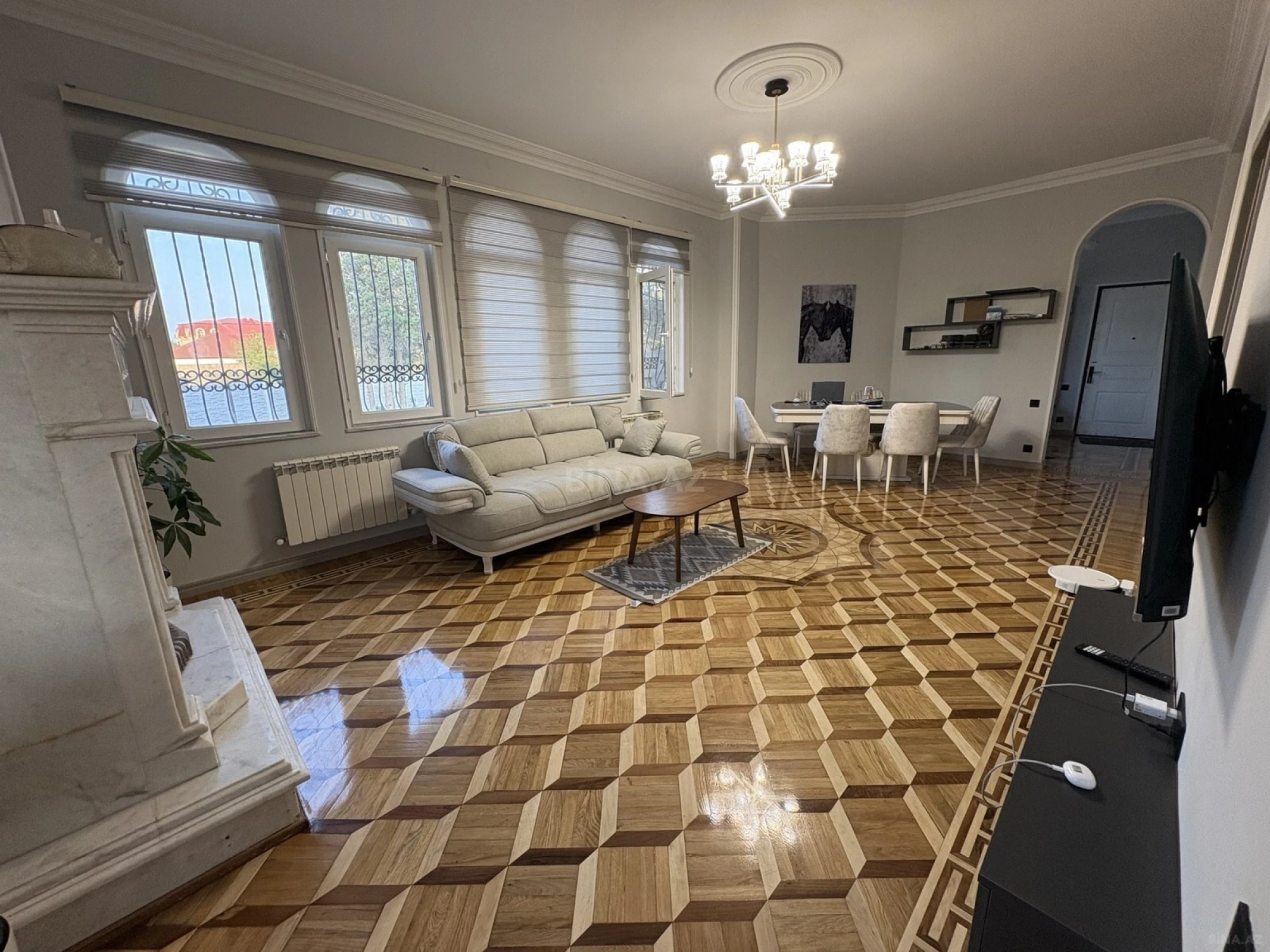 Satılır 6 otaqlı həyət evi 248 m²