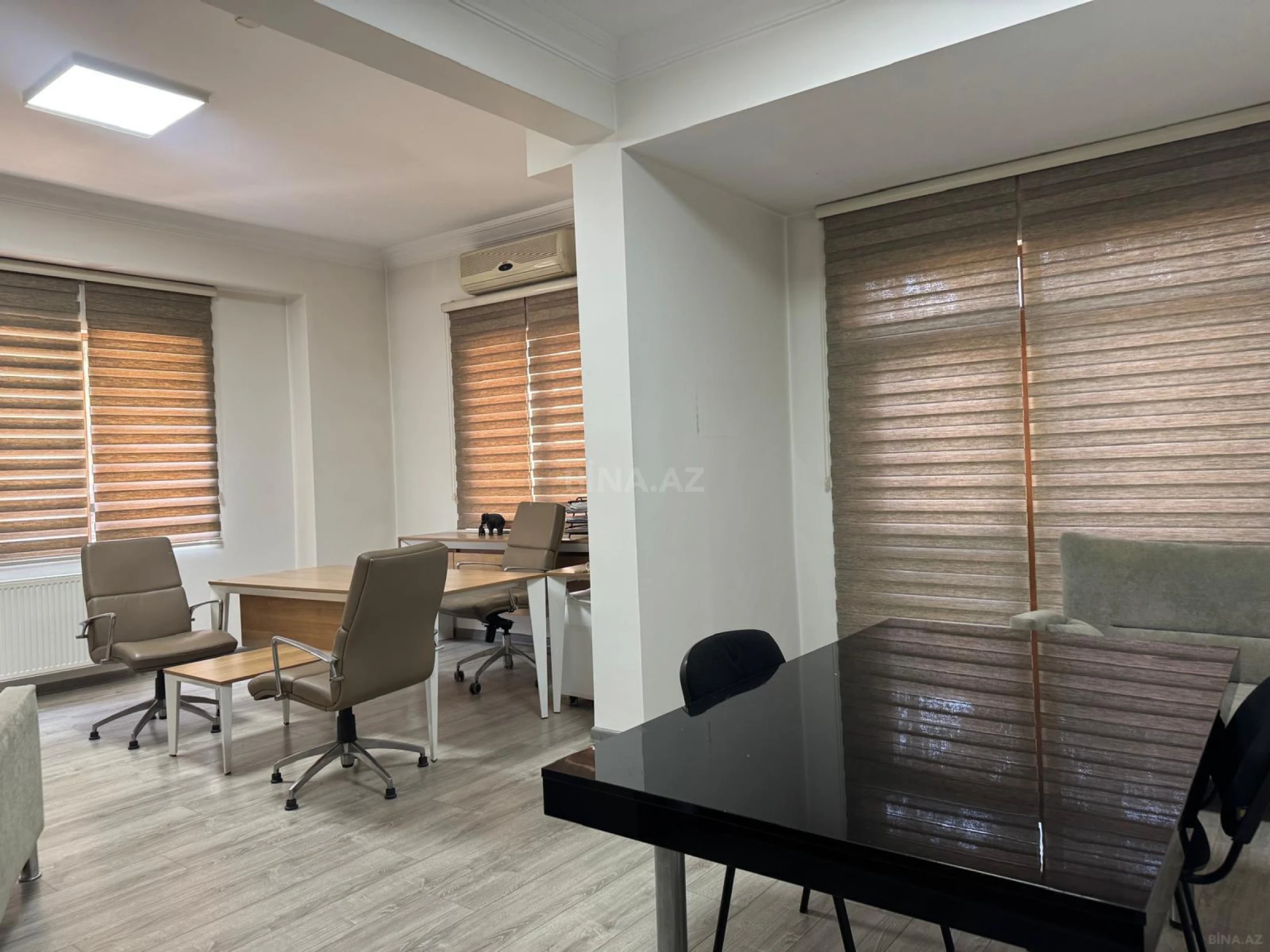 Kirayə verilir 6 otaqlı ofis 320 m²