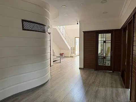 Kirayə verilir 6 otaqlı ofis 320 m²