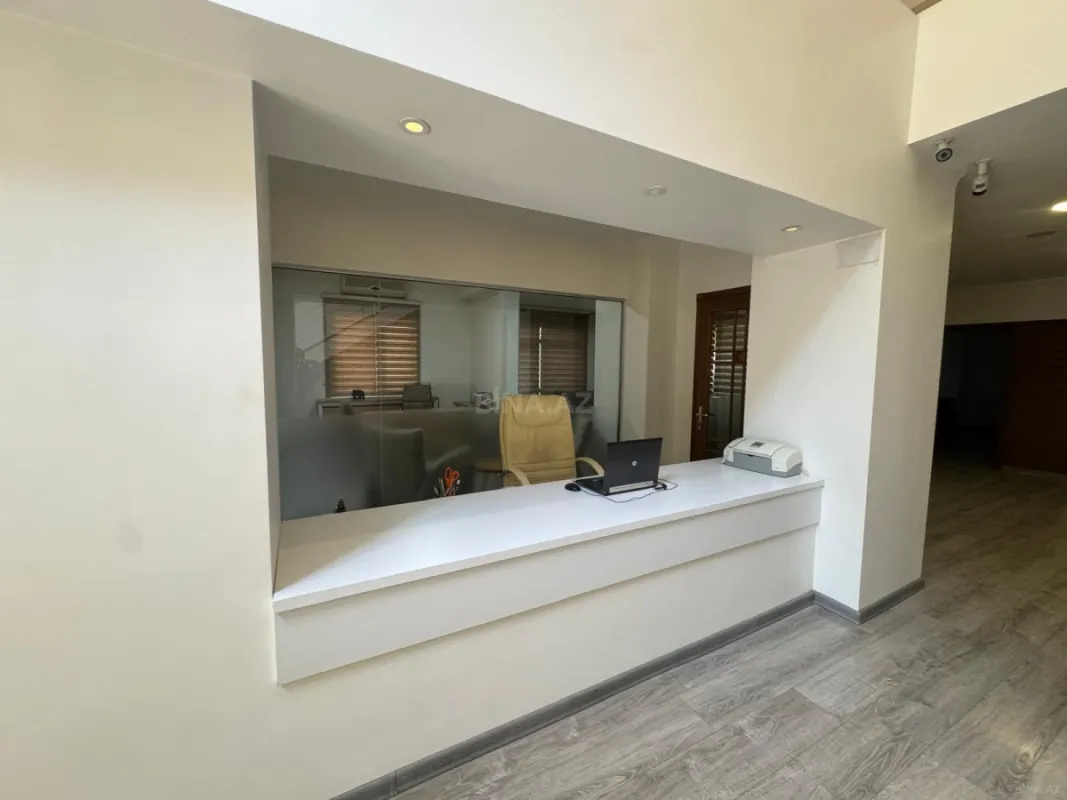 Kirayə verilir 6 otaqlı ofis 320 m²