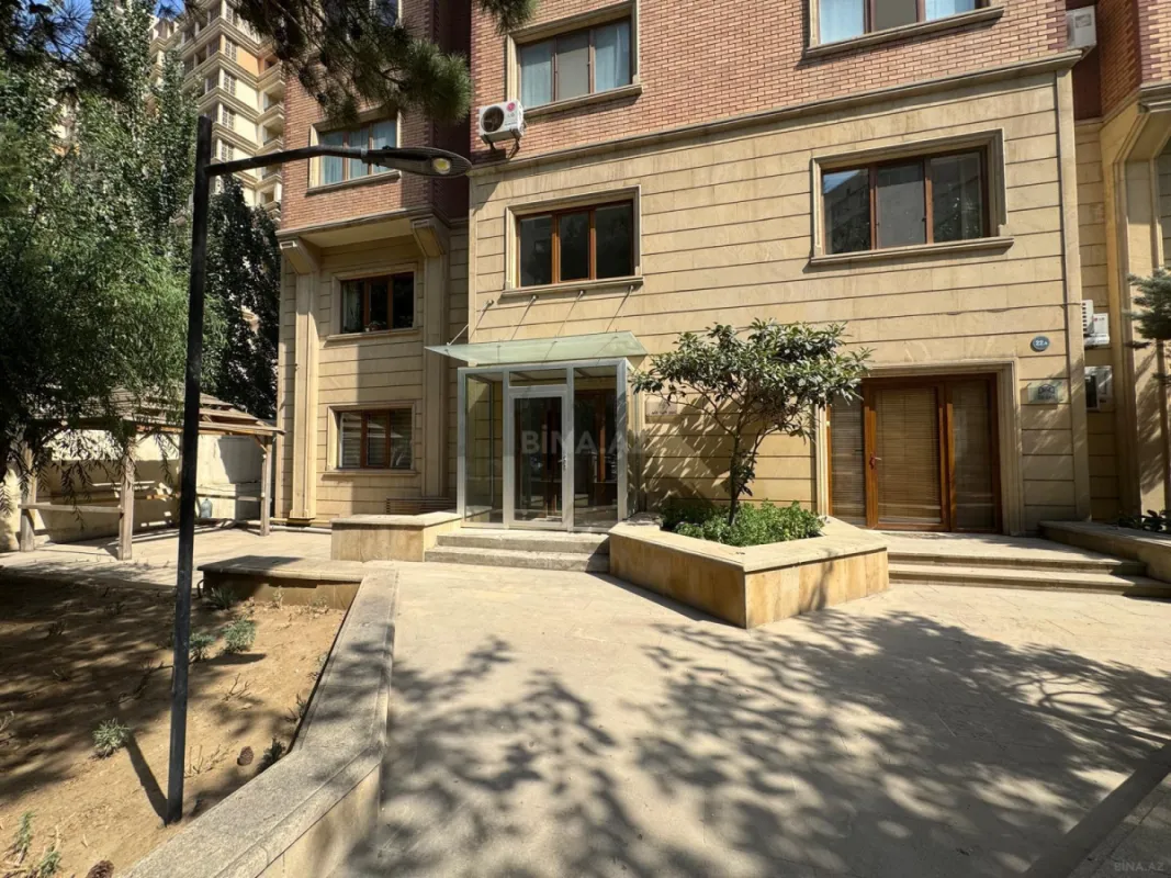 Kirayə verilir 6 otaqlı ofis 320 m²