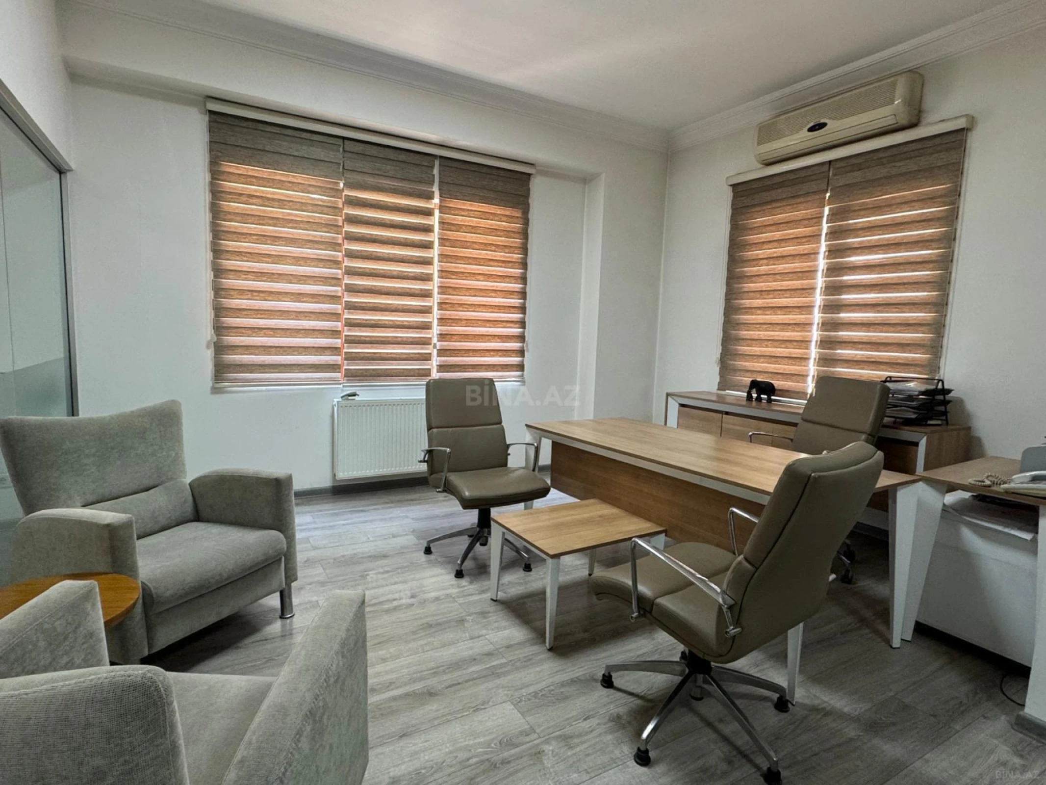 Kirayə verilir 6 otaqlı ofis 320 m²