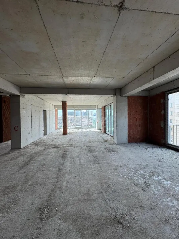 Satılır 10 otaqlı mənzil 470 m²