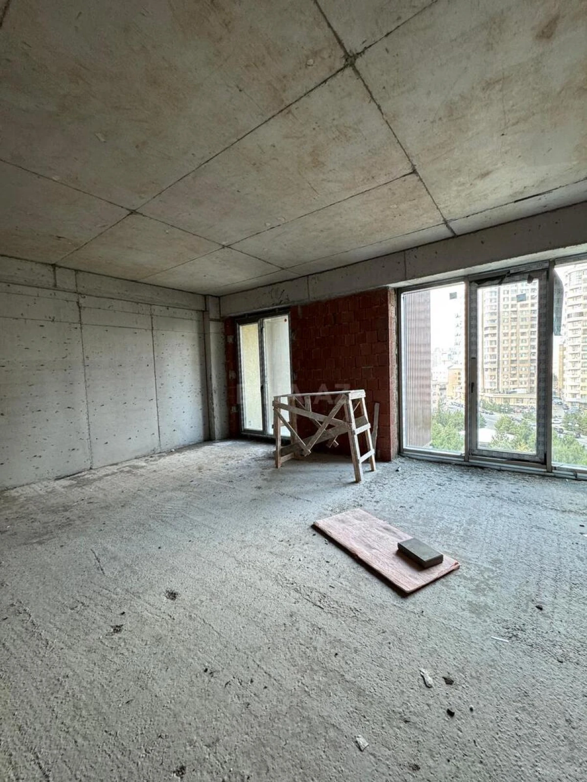 Satılır 10 otaqlı mənzil 470 m²