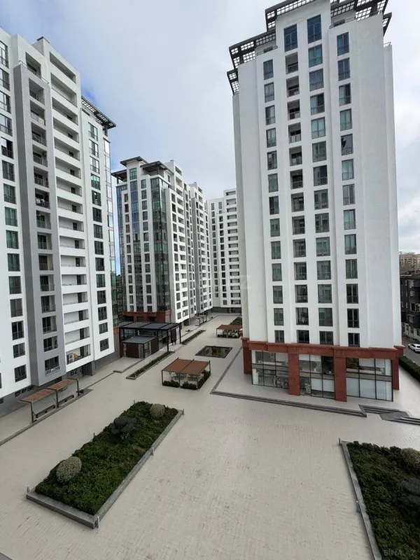 Satılır 10 otaqlı mənzil 470 m²