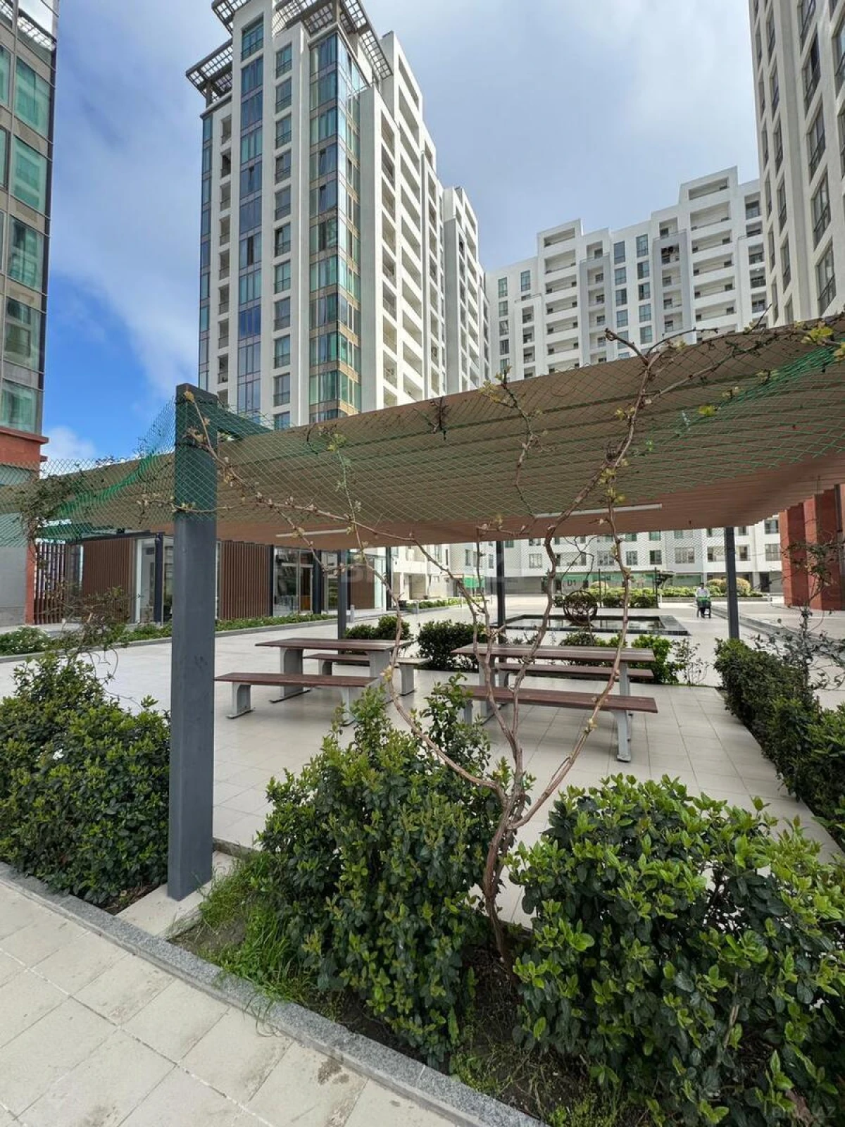 Satılır 10 otaqlı mənzil 470 m²