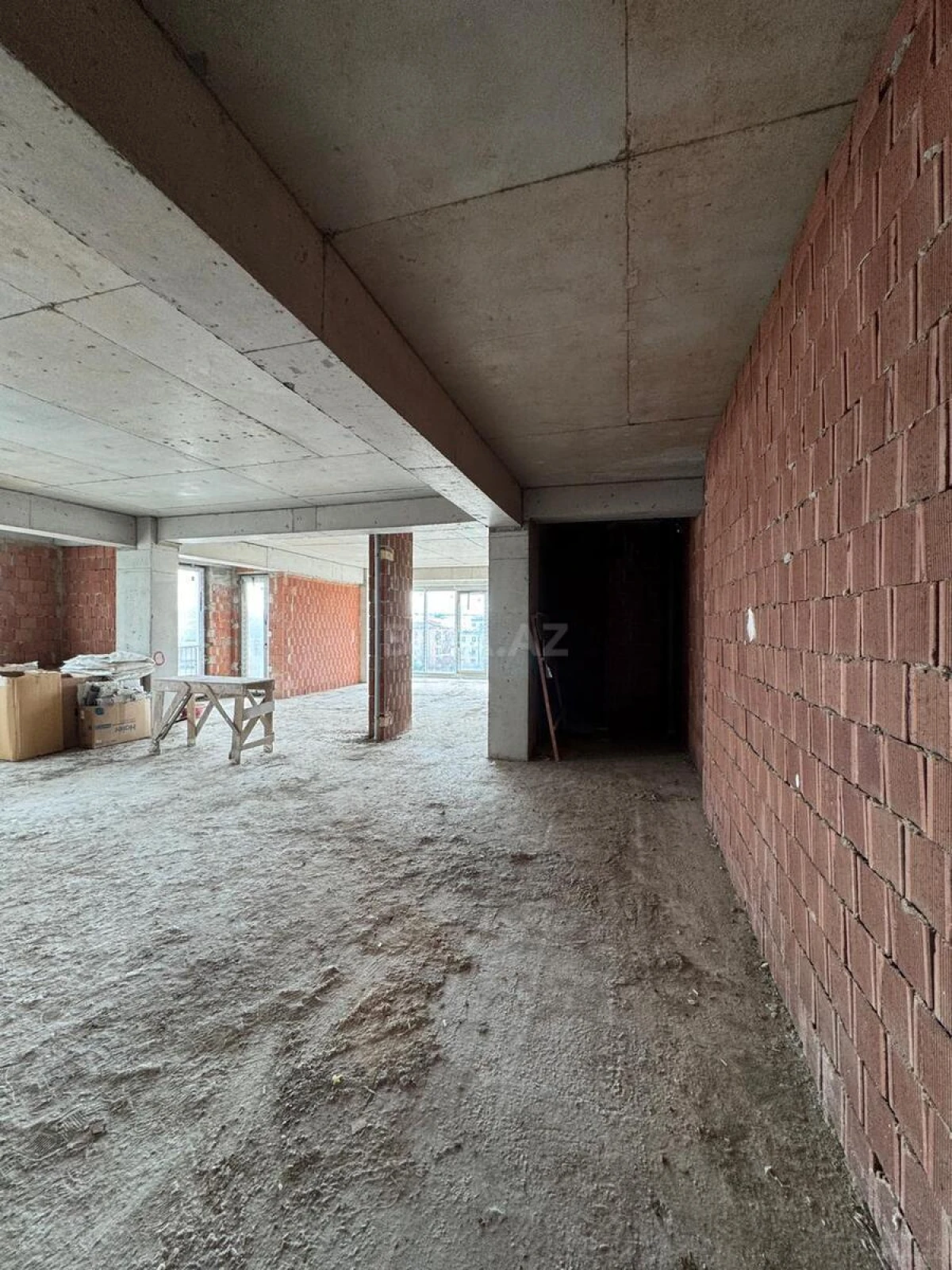 Satılır 10 otaqlı mənzil 470 m²