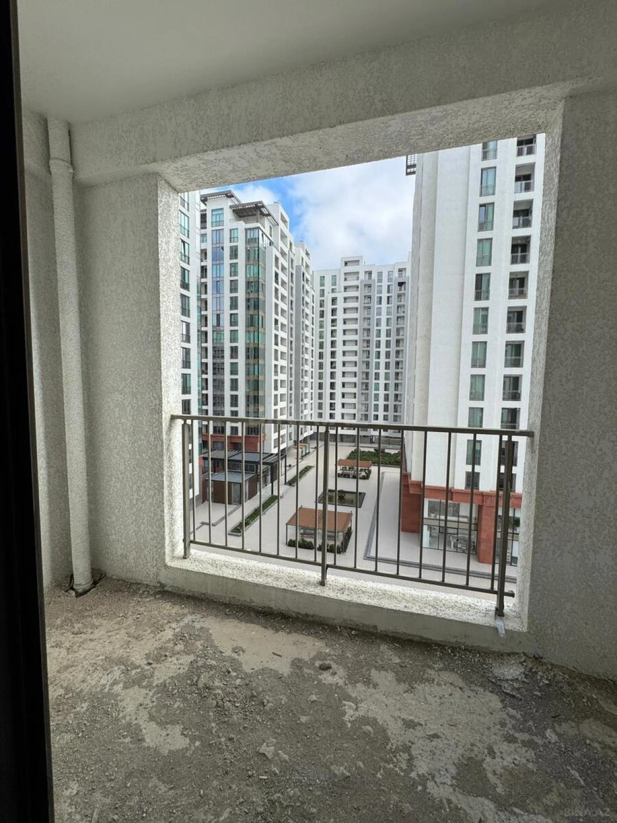 Satılır 10 otaqlı mənzil 470 m²