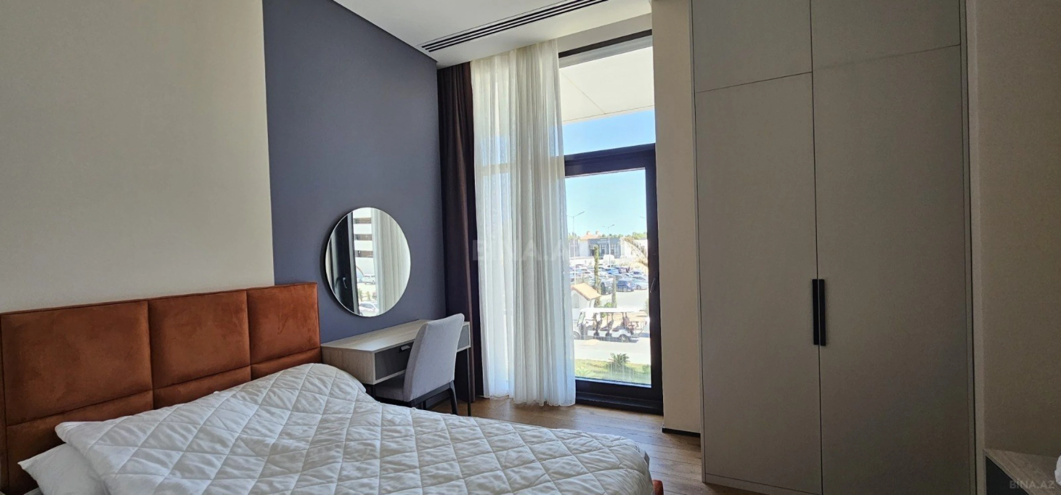 Kirayə verilir 4 otaqlı mənzil 140 m²