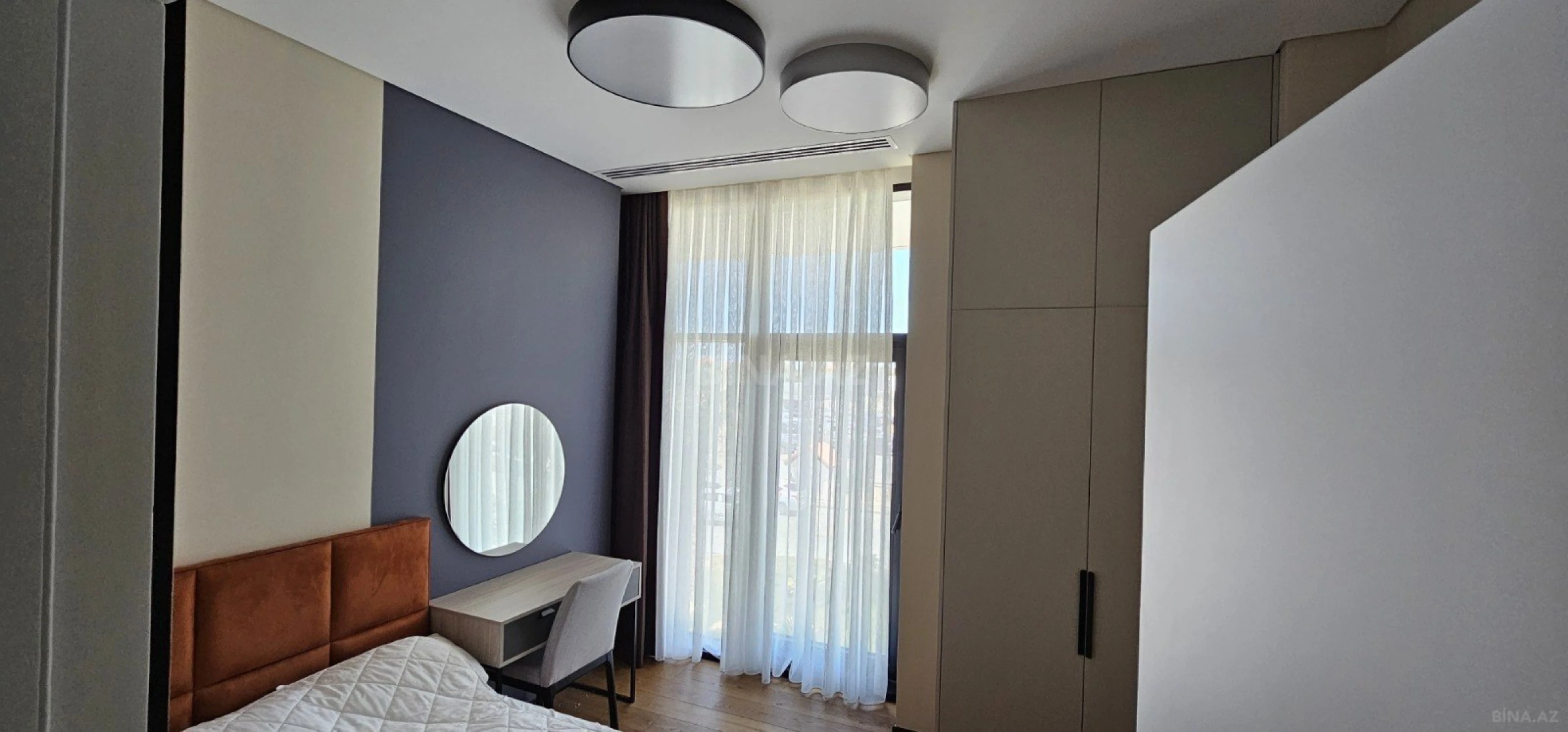 Kirayə verilir 4 otaqlı mənzil 140 m²