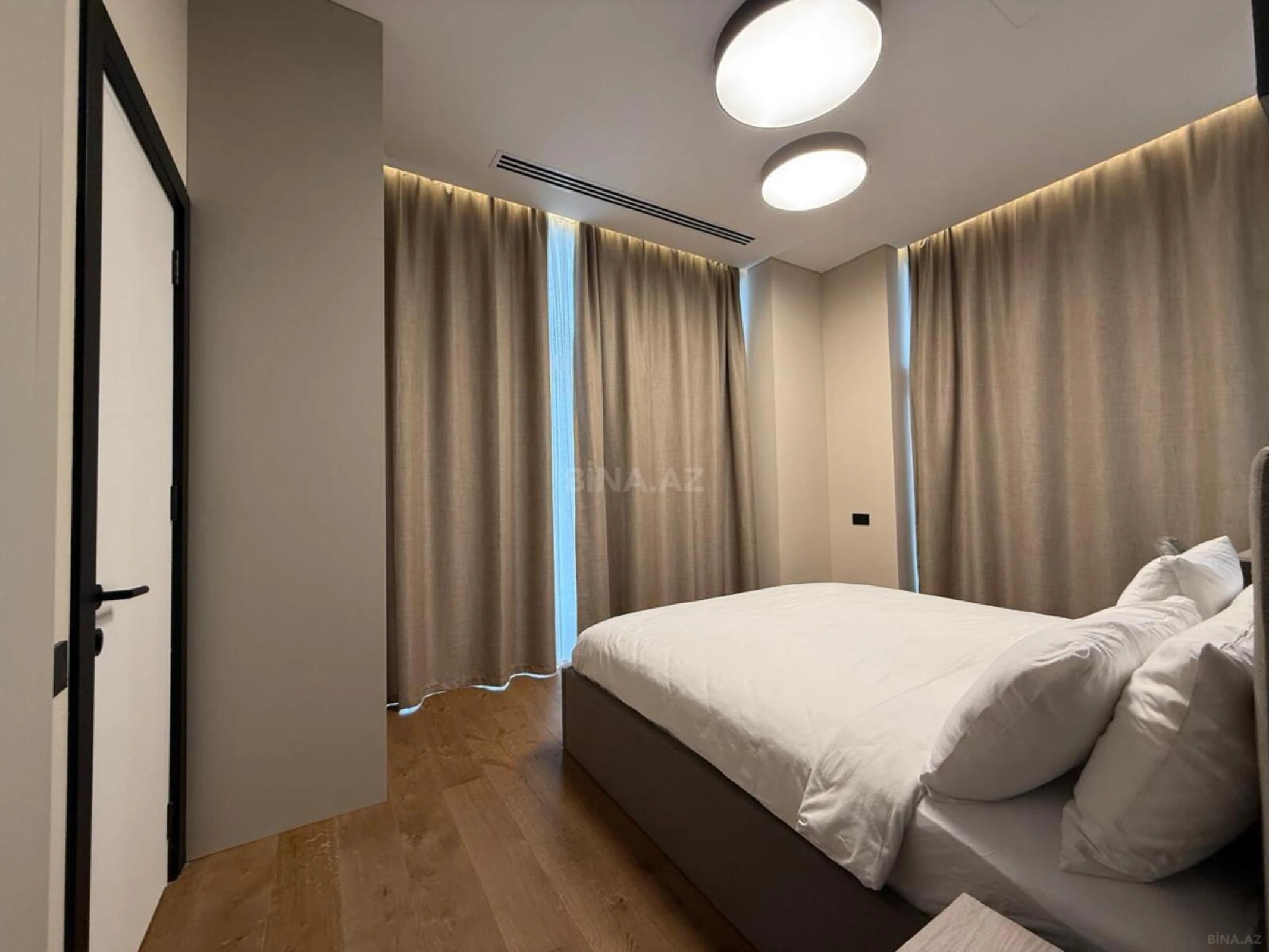 Kirayə verilir 4 otaqlı mənzil 140 m²