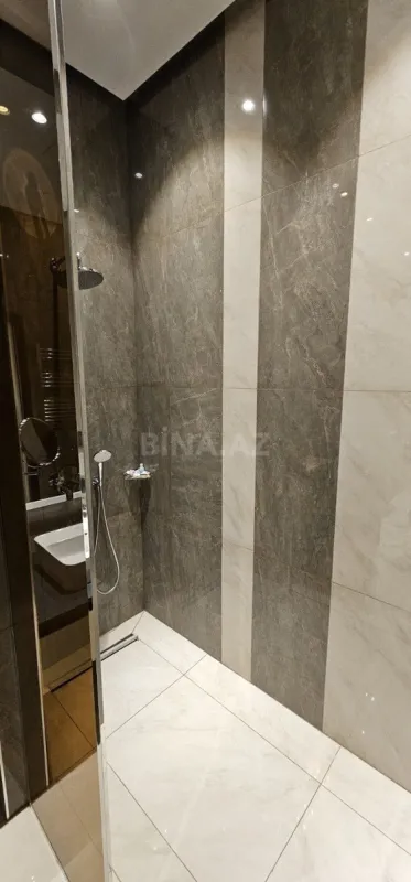 Kirayə verilir 4 otaqlı mənzil 140 m²