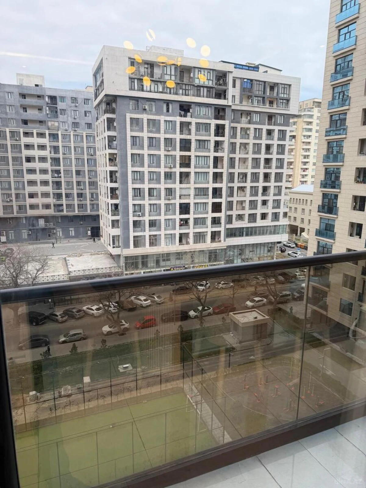 Satılır 2 otaqlı mənzil 84 m²