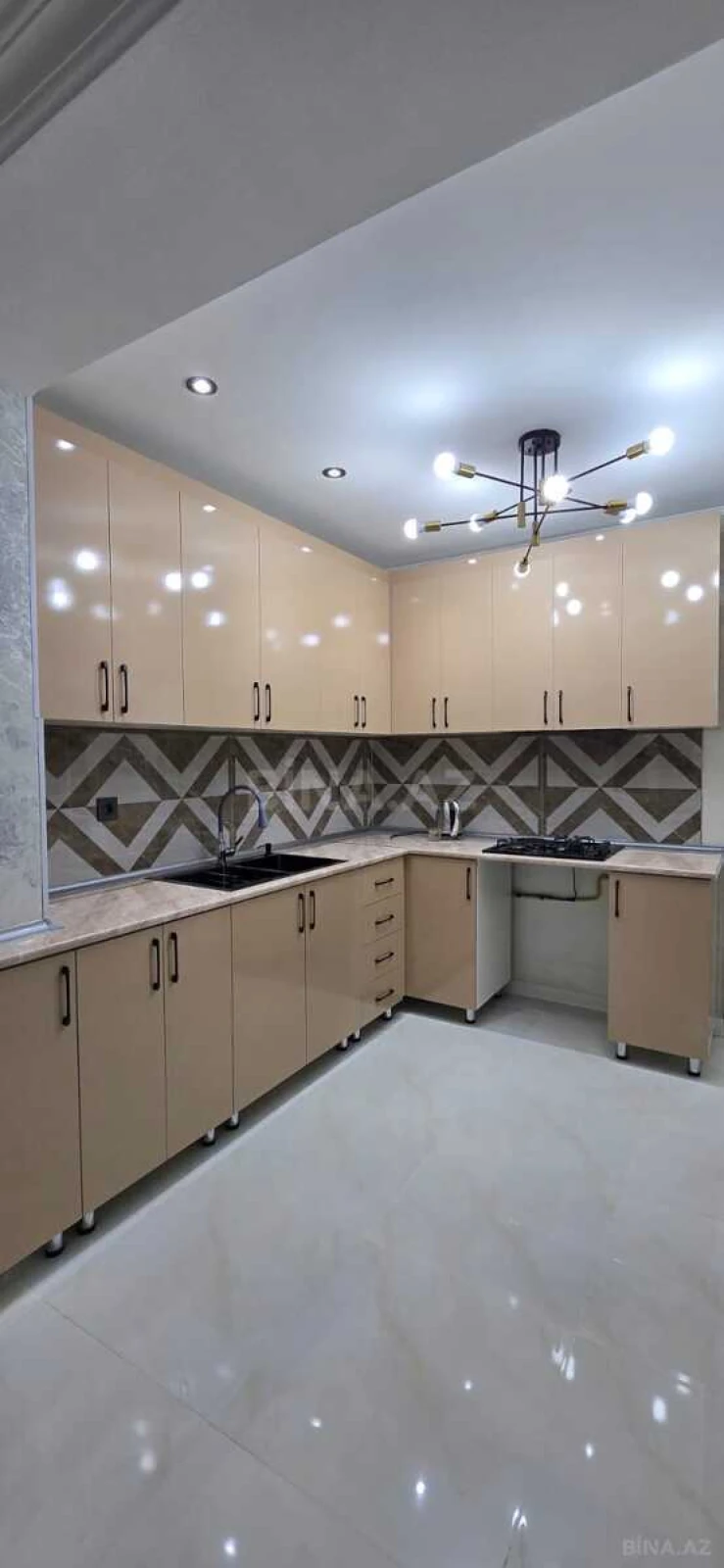 Satılır 3 otaqlı mənzil 75 m²