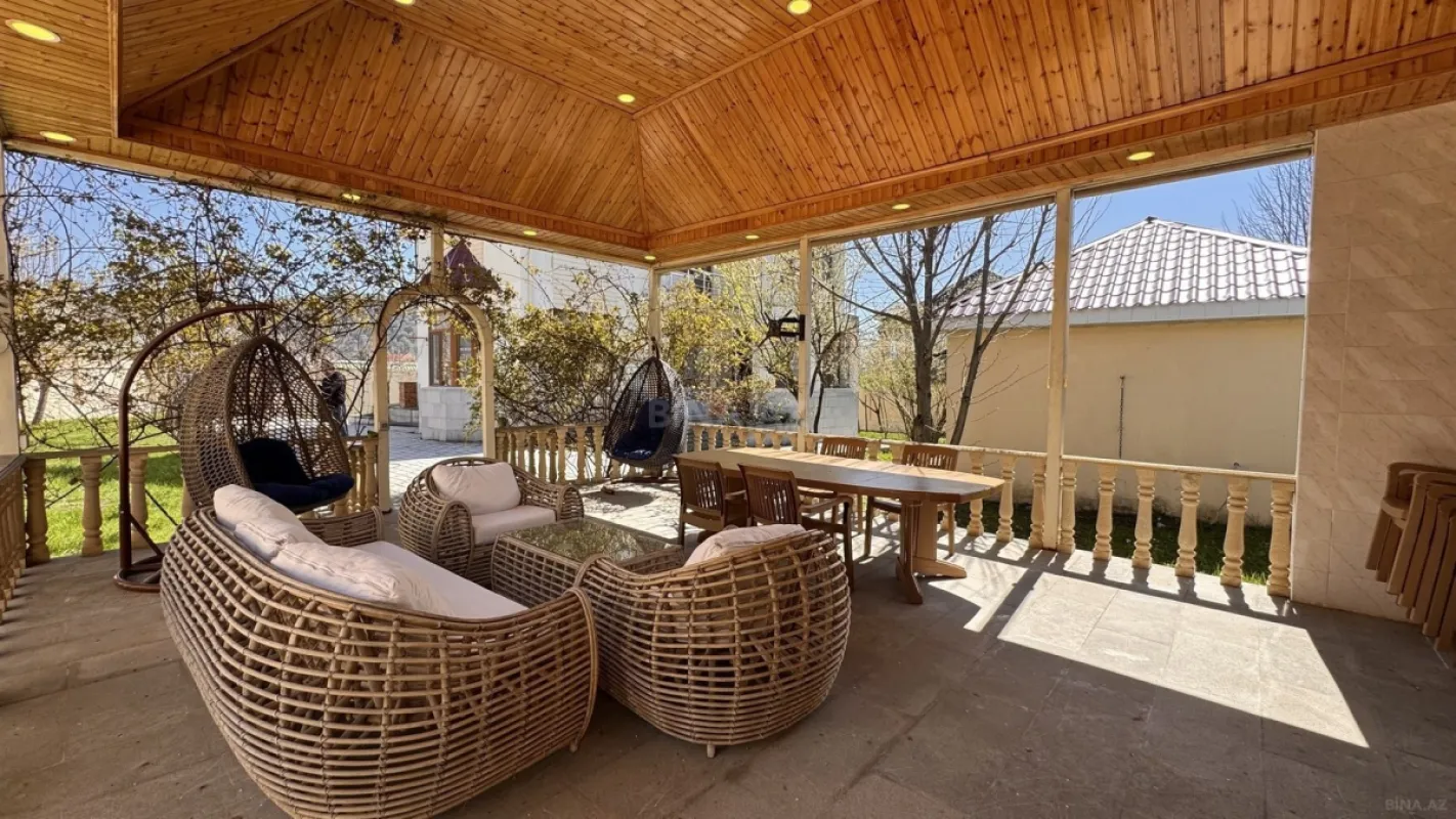 Satılır 7 otaqlı həyət evi 450 m²