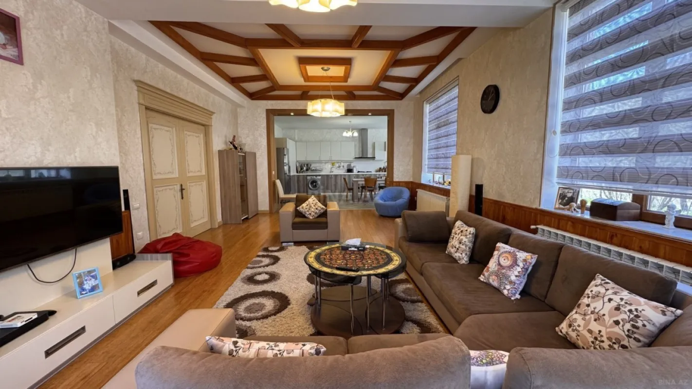 Satılır 7 otaqlı həyət evi 450 m²