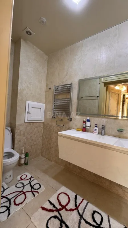 Satılır 7 otaqlı həyət evi 450 m²